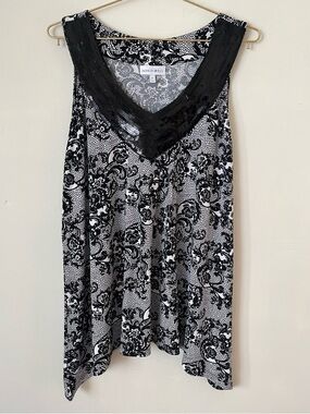 Fashion Bug Fairycore neutral Black and White Sequin V-Neck Top XL